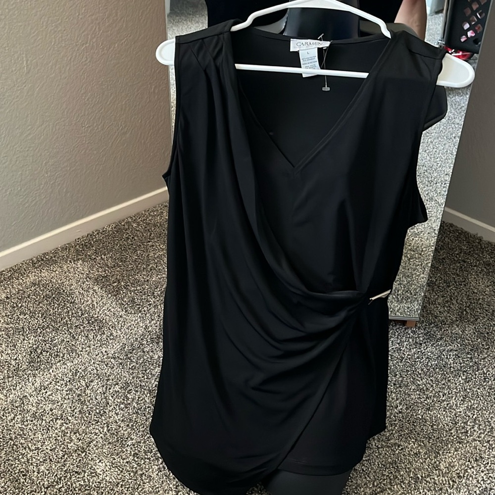 Black sleeveless top crisscross with gold on the side